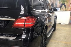 Mercedes заехал на оклейку пленкой LLUMAR